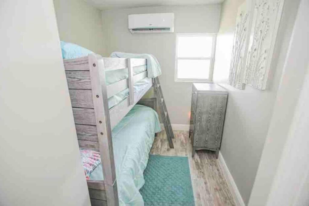 Beachfront Retreat! 3 Steps To Walkover! Surfside Beach Eksteriør billede