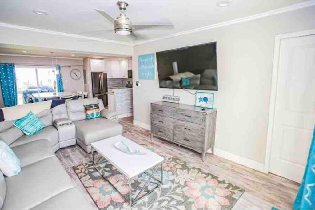 Beachfront Retreat! 3 Steps To Walkover! Surfside Beach Eksteriør billede